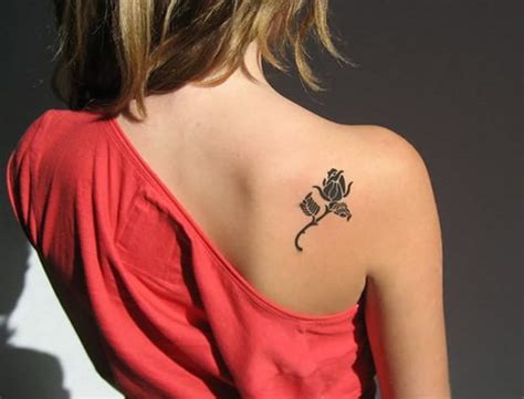 tatuajes para la espalda de mujer con significado|Tatuajes para Mujeres en la Espalda: Significados y Tendencias。